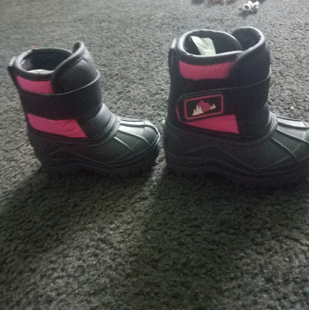 toddler size 4 snow boots